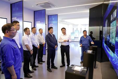 打造向上向前第一象限生力軍 錘煉甘于做人做事作難、受苦受累受屈的企業(yè)家隊伍——河南投資集團(tuán)黨委書記、董事長劉新勇蒞臨安彩高科開展主題教育調(diào)研