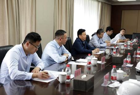 打造向上向前第一象限生力軍 錘煉甘于做人做事作難、受苦受累受屈的企業(yè)家隊伍——河南投資集團(tuán)黨委書記、董事長劉新勇蒞臨安彩高科開展主題教育調(diào)研