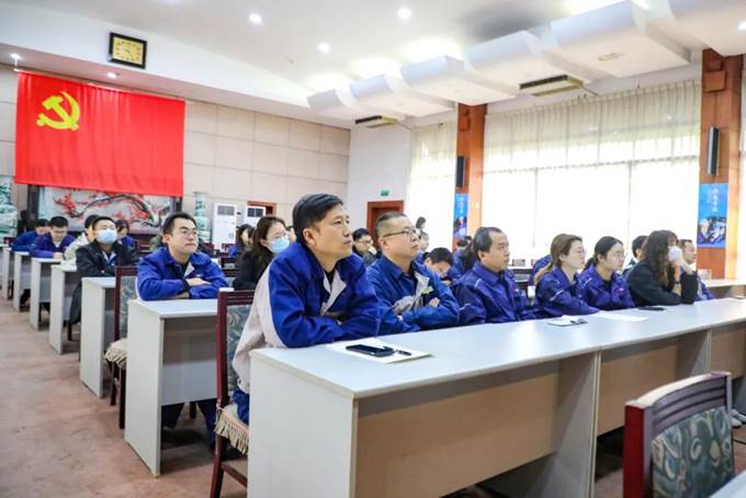 凝心聚力,同心篤行——安彩高科舉辦企業(yè)文化專(zhuān)題培訓(xùn)